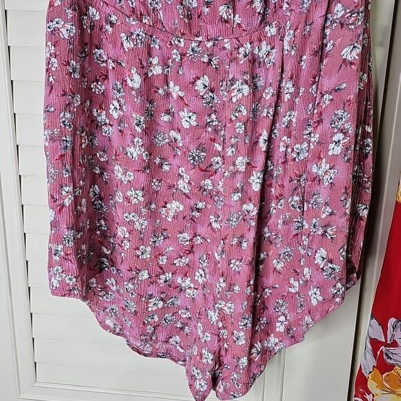 Romper Bundle Of 2 Florals Pink And Red Is Sheer But Fully Lined Size LARGE - Picture 6 of 13